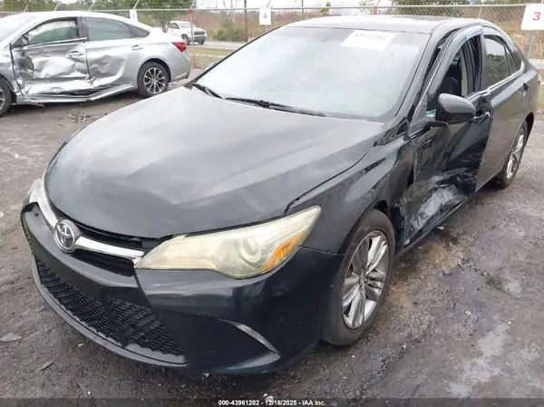 4T1BF1FK1GU163907 2016 TOYOTA CAMRY - Image 2