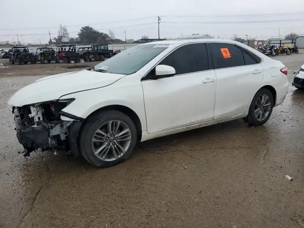 4T1BF1FK1GU168038 2016 TOYOTA CAMRY - Image 1