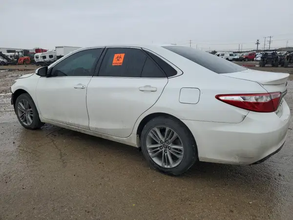 4T1BF1FK1GU168038 2016 TOYOTA CAMRY - Image 2