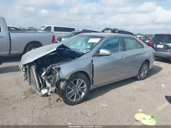 4T1BF1FK1GU169111 2016 TOYOTA CAMRY - Image 2