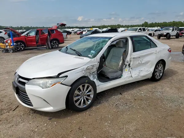 4T1BF1FK1GU170193 2016 TOYOTA CAMRY - Image 1