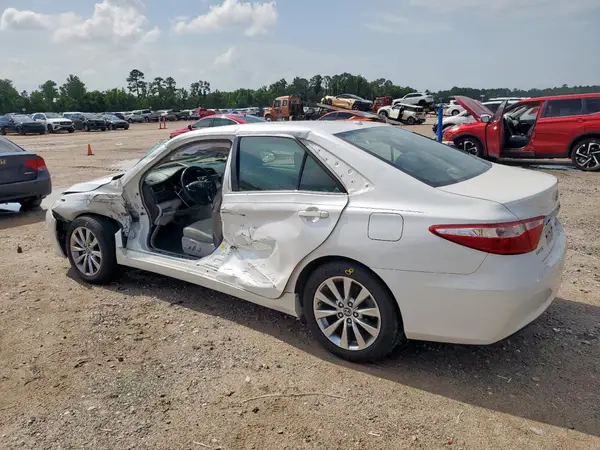 4T1BF1FK1GU170193 2016 TOYOTA CAMRY - Image 2
