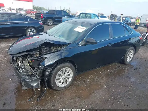 4T1BF1FK1GU172123 2016 TOYOTA CAMRY - Image 2