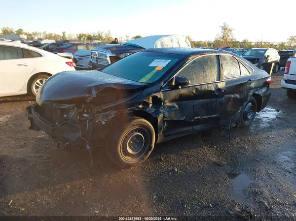 4T1BF1FK1GU172445 2016 TOYOTA CAMRY - Image 2