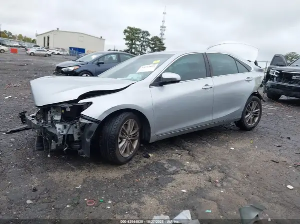 4T1BF1FK1GU173806 2016 TOYOTA CAMRY - Image 2