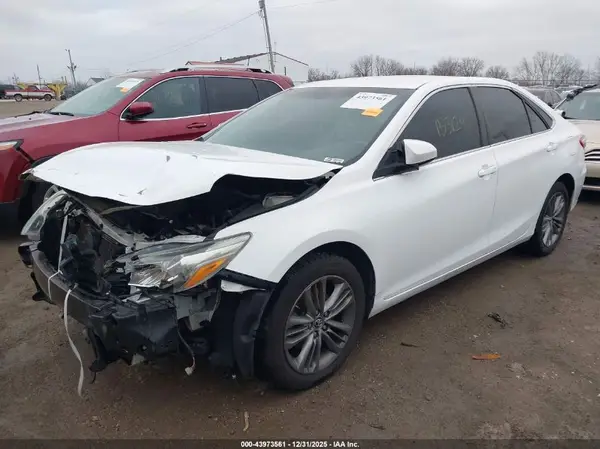 4T1BF1FK1GU174146 2016 TOYOTA CAMRY - Image 2