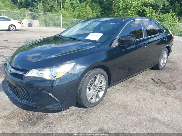 4T1BF1FK1GU176219 2016 TOYOTA CAMRY - Image 2