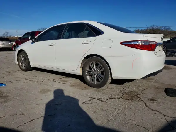 4T1BF1FK1GU179086 2016 TOYOTA CAMRY - Image 2