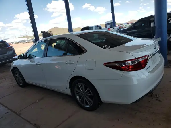 4T1BF1FK1GU179962 2016 TOYOTA CAMRY - Image 2