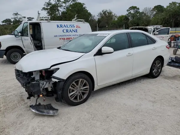 4T1BF1FK1GU180237 2016 TOYOTA CAMRY - Image 1