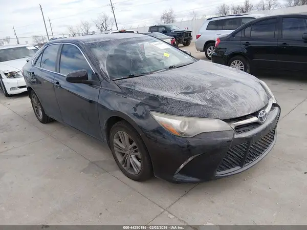 4T1BF1FK1GU181274 2016 TOYOTA CAMRY - Image 1