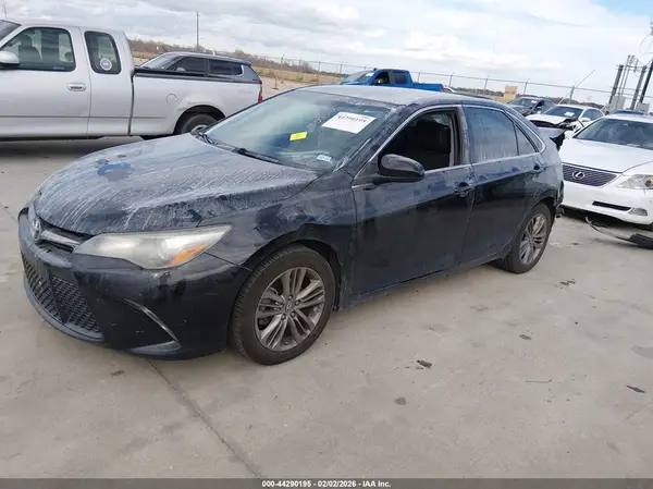 4T1BF1FK1GU181274 2016 TOYOTA CAMRY - Image 2