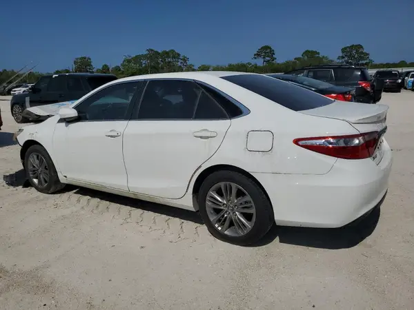 4T1BF1FK1GU181713 2016 TOYOTA CAMRY - Image 2