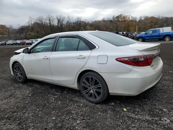 4T1BF1FK1GU181761 2016 TOYOTA CAMRY - Image 2