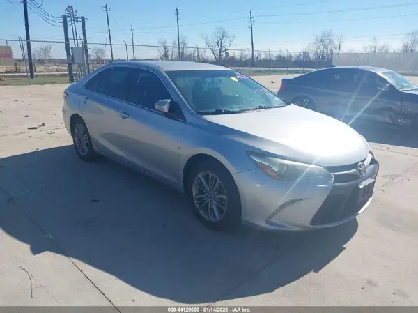 4T1BF1FK1GU182926 2016 TOYOTA CAMRY - Image 1