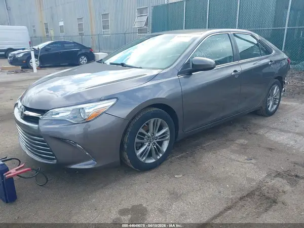 4T1BF1FK1GU183039 2016 TOYOTA CAMRY - Image 2