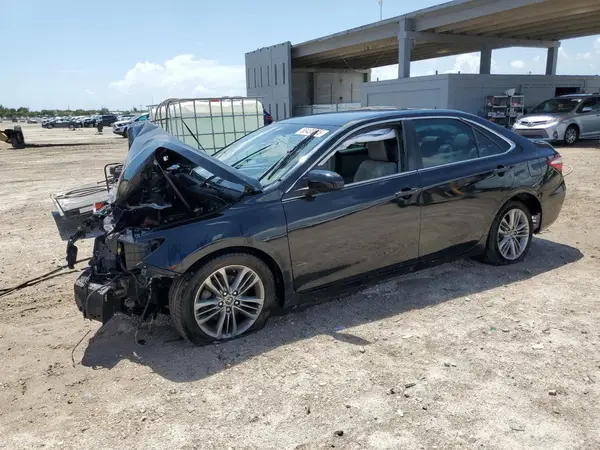 4T1BF1FK1GU183204 2016 TOYOTA CAMRY - Image 1