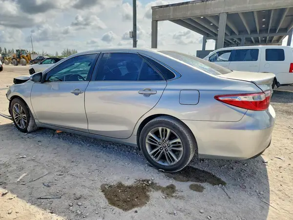 4T1BF1FK1GU183767 2016 TOYOTA CAMRY - Image 2