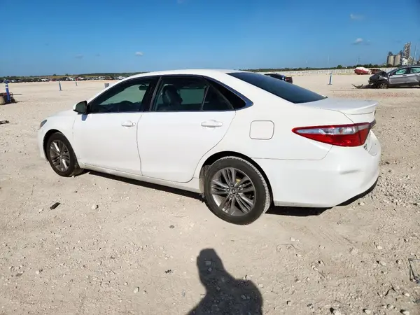 4T1BF1FK1GU184224 2016 TOYOTA CAMRY - Image 2