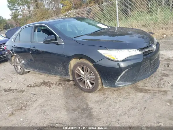 4T1BF1FK1GU184756 2016 TOYOTA CAMRY - Image 1