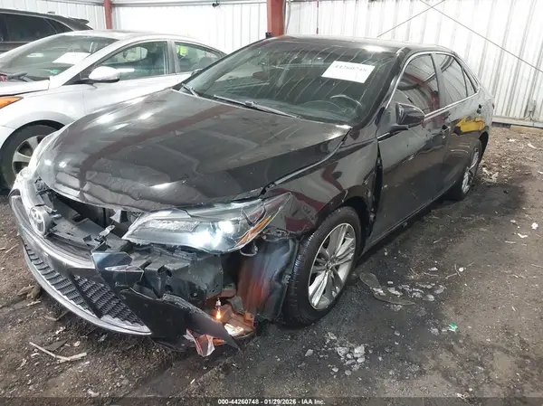4T1BF1FK1GU185132 2016 TOYOTA CAMRY - Image 2