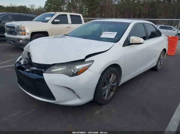 4T1BF1FK1GU185891 2016 TOYOTA CAMRY - Image 2