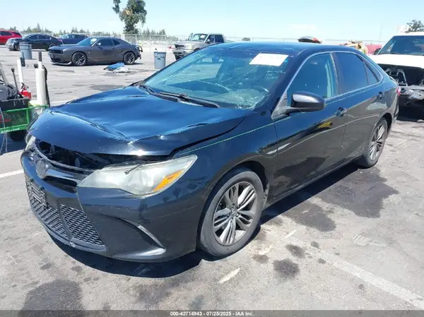 4T1BF1FK1GU187351 2016 TOYOTA CAMRY - Image 2