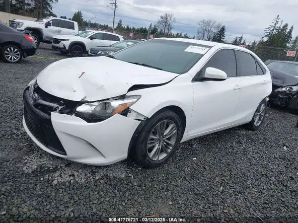 4T1BF1FK1GU187737 2016 TOYOTA CAMRY - Image 2