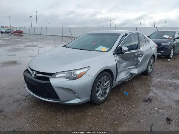 4T1BF1FK1GU188693 2016 TOYOTA CAMRY - Image 2