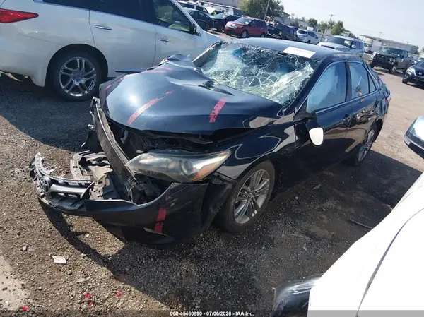 4T1BF1FK1GU188757 2016 TOYOTA CAMRY - Image 2