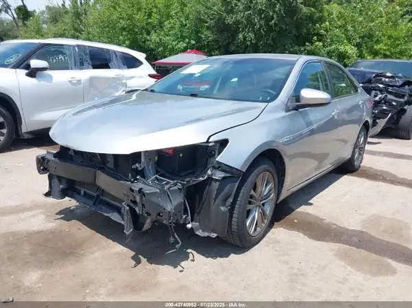 4T1BF1FK1GU188998 2016 TOYOTA CAMRY - Image 2