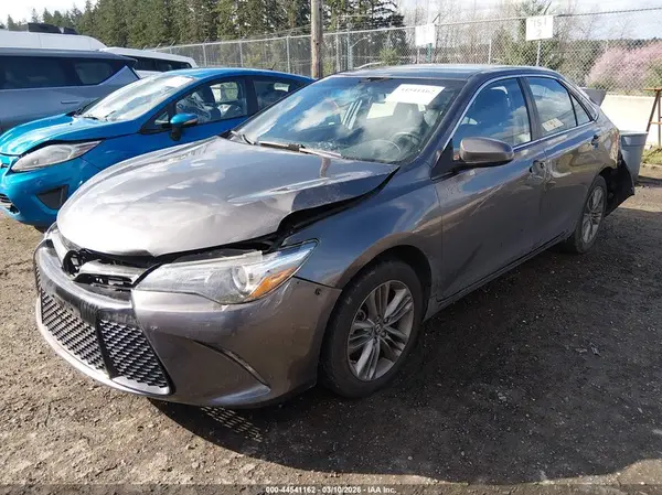 4T1BF1FK1GU190377 2016 TOYOTA CAMRY - Image 2
