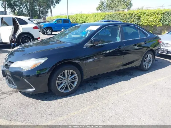 4T1BF1FK1GU193991 2016 TOYOTA CAMRY - Image 2