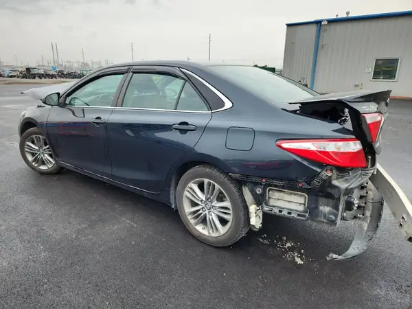 4T1BF1FK1GU195417 2016 TOYOTA CAMRY - Image 2