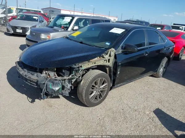 4T1BF1FK1GU196051 2016 TOYOTA CAMRY - Image 2