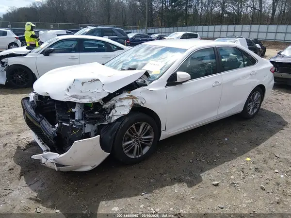 4T1BF1FK1GU198592 2016 TOYOTA CAMRY - Image 2