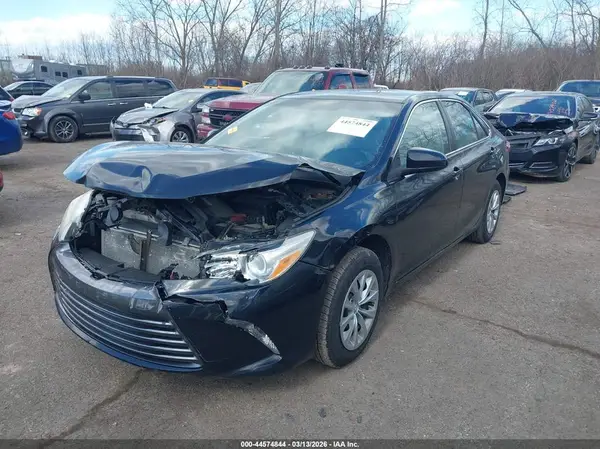 4T1BF1FK1GU199063 2016 TOYOTA CAMRY - Image 2