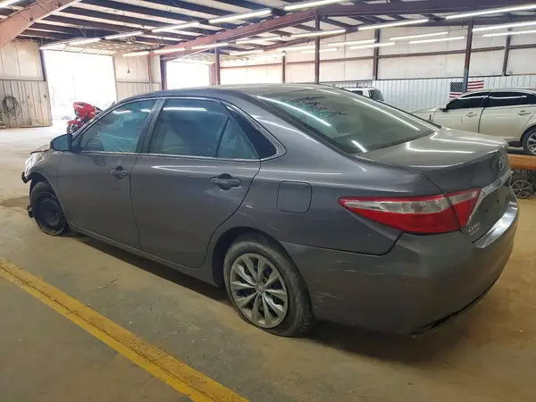 4T1BF1FK1GU200339 2016 TOYOTA CAMRY - Image 2