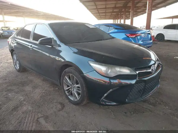 4T1BF1FK1GU201362 2016 TOYOTA CAMRY - Image 1