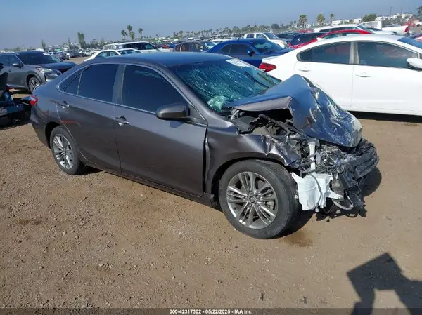 4T1BF1FK1GU201460 2016 TOYOTA CAMRY - Image 1