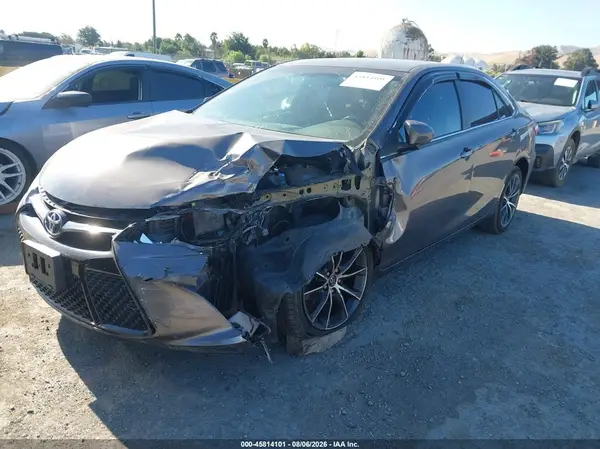 4T1BF1FK1GU202169 2016 TOYOTA CAMRY - Image 2