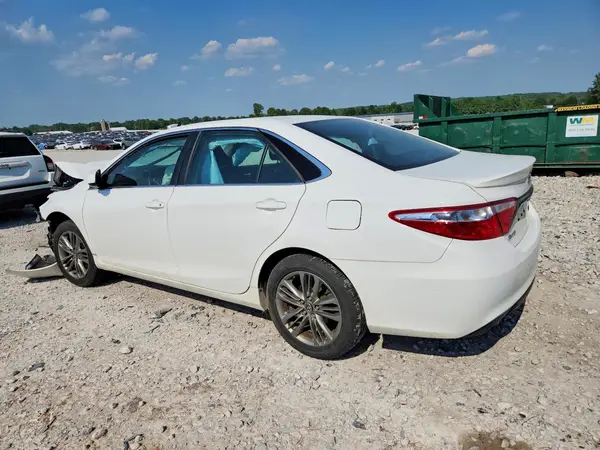 4T1BF1FK1GU202902 2016 TOYOTA CAMRY - Image 2