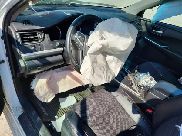 4T1BF1FK1GU202902 2016 TOYOTA CAMRY - Image 8