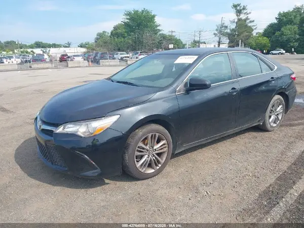 4T1BF1FK1GU205914 2016 TOYOTA CAMRY - Image 2
