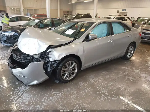 4T1BF1FK1GU206450 2016 TOYOTA CAMRY - Image 2