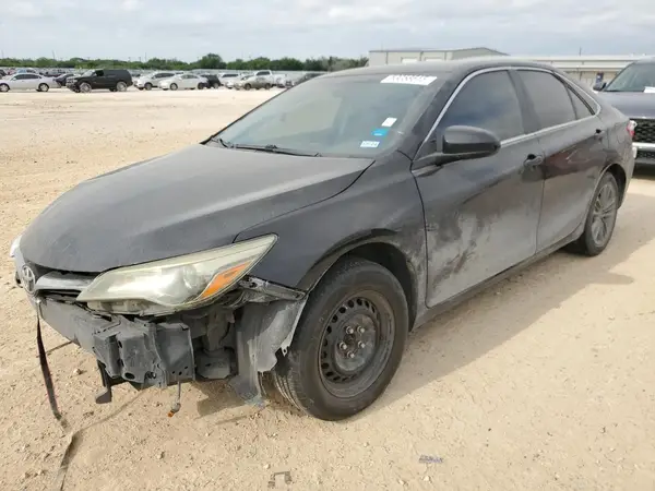 4T1BF1FK1GU208327 2016 TOYOTA CAMRY - Image 1