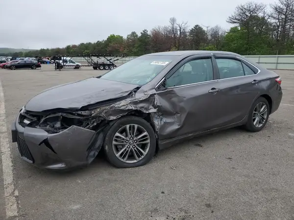 4T1BF1FK1GU210207 2016 TOYOTA CAMRY - Image 1