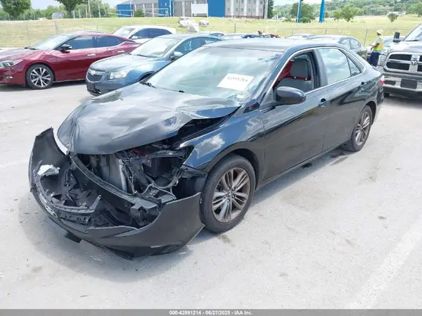 4T1BF1FK1GU211793 2016 TOYOTA CAMRY - Image 2