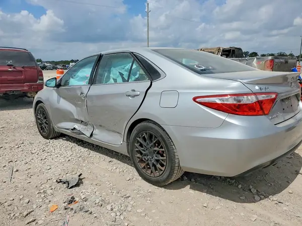 4T1BF1FK1GU212233 2016 TOYOTA CAMRY - Image 2