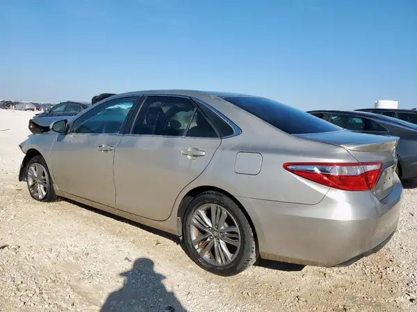 4T1BF1FK1GU215889 2016 TOYOTA CAMRY - Image 2